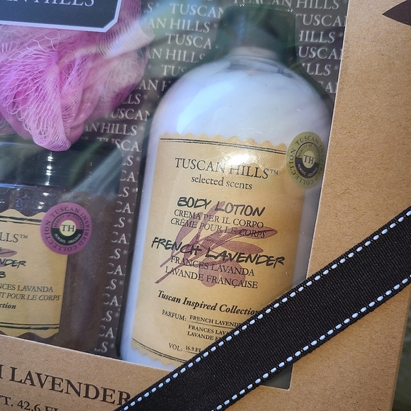 NIB Tuscan Hills 4 Piece French Lavender Spa Gift Set - Picture 6 of 6